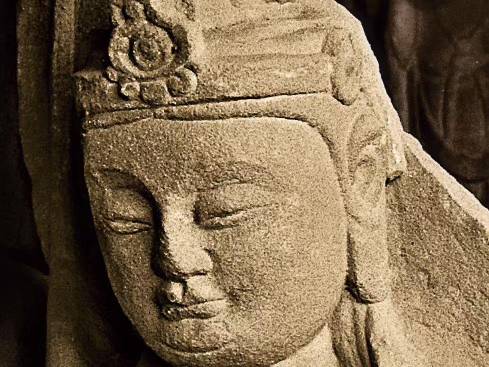 Why Small Stone Statues Look Fake — The Weathering Texture That Makes the Difference